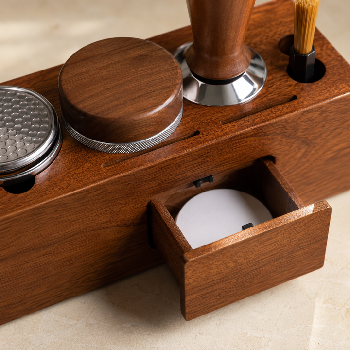 WOODEN TAMPING STATION